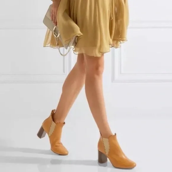 CHLOE LAUREN SCALLOPED LEATHER BOOTS IN TAN WITH WOOD HEEL SIZE EU 8.5 - Picture 2 of 3